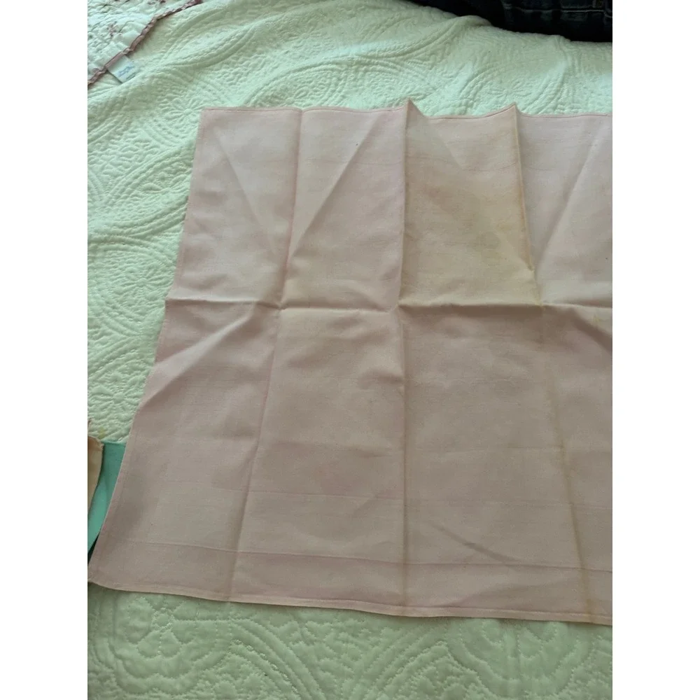Vintage Linen Napkin 4pc Lot Pastel Embroidered Floral & Bonus pink tea towel